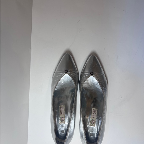 Vintage Metallic Gucci Silver Kitten Heels - Picture 7 of 9